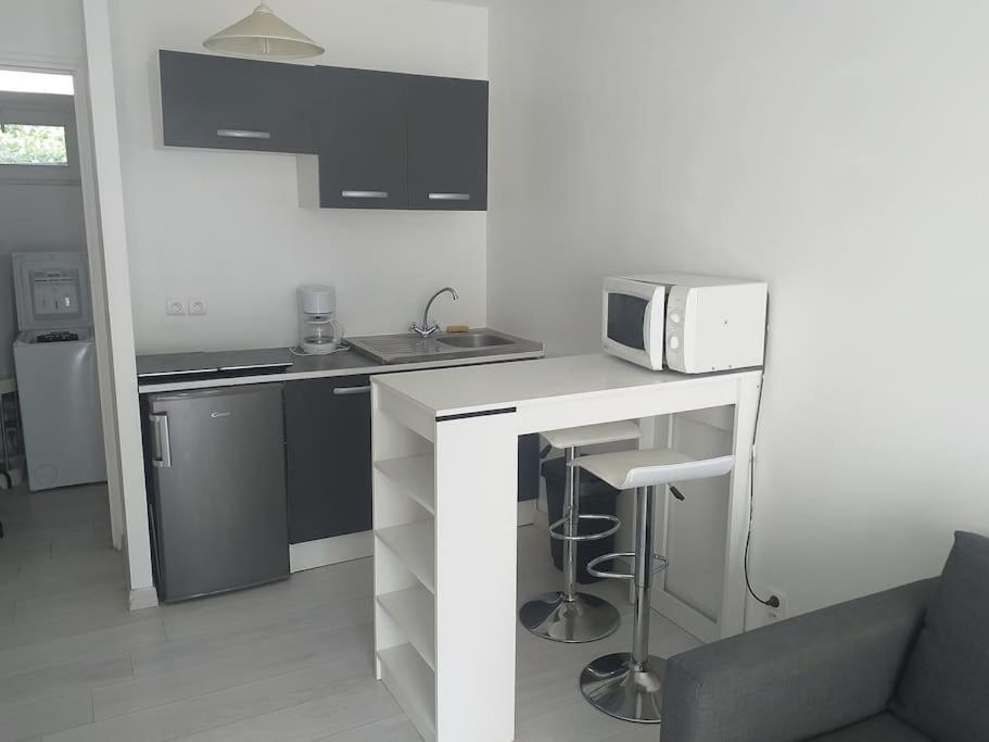 Studio Meuble Wifi A Proximite Du Tram Castelnau-le-Lez Exterior foto
